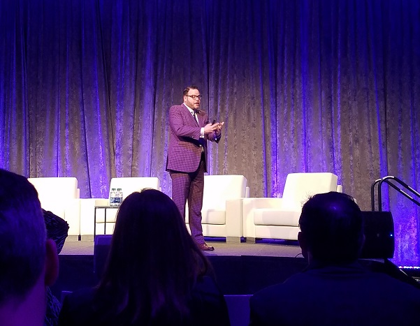 jay_baer_hug_your_haters_epharma_2017